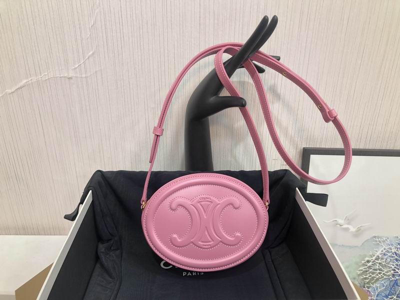 Cuir Triomphe 16x12.5x4cm ss 02(2)_